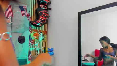 daffnelewis online show from October 23, 12:06 pm