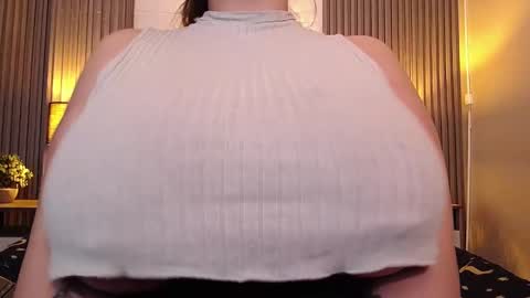Dafne  online show from December 6, 2:00 pm