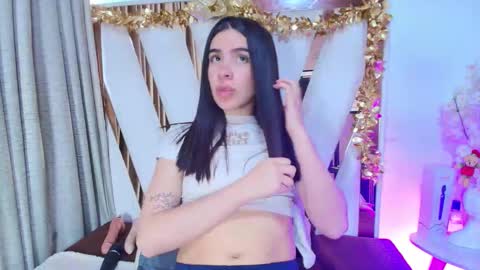 dafne_quenn online show from December 17, 1:29 pm