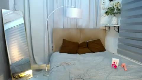 Gwyn online show from February 25, 6:44 pm