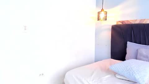 Daila Smith  online show from January 11, 4:02 pm