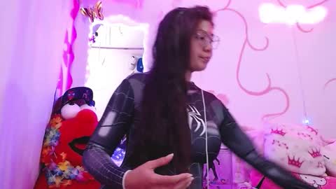 DAINA online show from February 2, 4:42 am