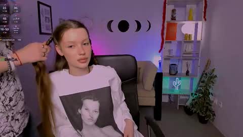 daisy online show from March 27, 9:05 pm