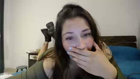 IG  dakotasofiaa online show from February 20, 1:05 am