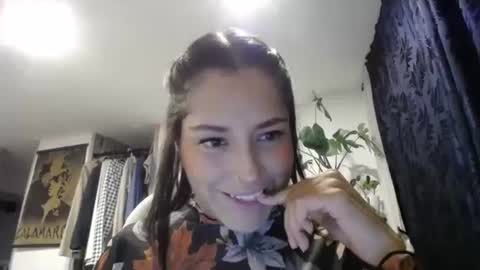 IG  dakotasofiaa online show from January 28, 2:32 am