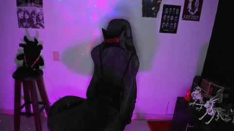 Dakota Crab online show from October 13, 11:07 pm