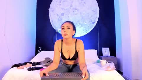 Snapshot of dalaymoore chatting on October 6, 5:09 pm Dalay online show from October 6, 5:09 pm