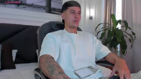 DAMIAN online show from April 14, 12:52 pm