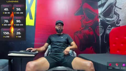 Snapshot of damian_shakur chatting on October 8, 11:27 am damian_shakur online show from October 8, 11:27 am