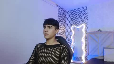damian_tay online show from June 2, 11:34 am