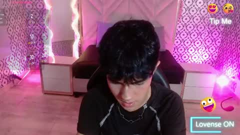 damian_tay1 online show from June 21, 12:11 pm