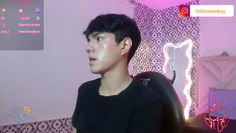 damian_tay1 online show from June 27, 12:22 pm