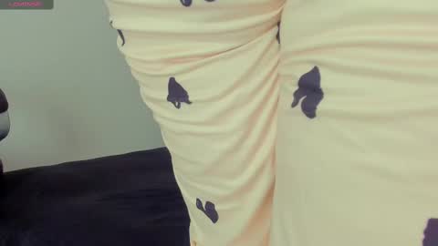 Kary-- independent model Schedule 0530am-1000am colombian time online show from September 13, 5:15 pm