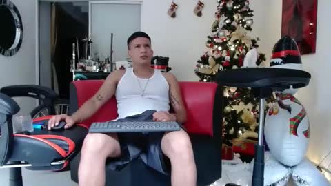 Snapshot of damyan_2003 chatting on December 3, 2:00 pm damyan_2003 online show from December 3, 2:00 pm