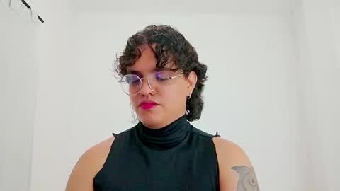 Diane Blosson online show from February 19, 1:38 am