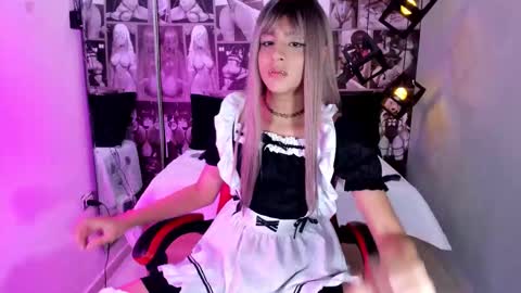 D A N online show from December 14, 12:50 am