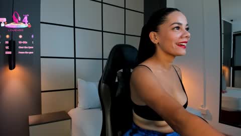 D A N A  online show from December 21, 12:22 pm