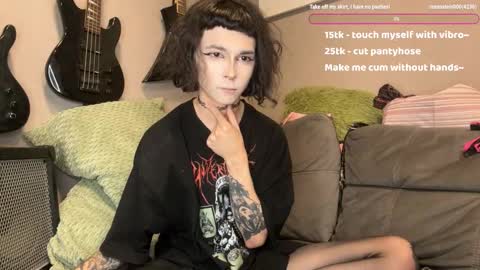 Snapshot of dandelion_sea chatting on October 1, 5:45 pm dandelion_sea online show from October 1, 5:45 pm
