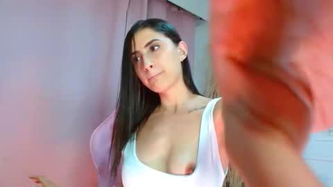 Danella Houston online show from May 17, 8:29 pm