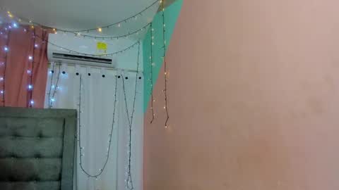 Snapshot of dani_lue chatting on January 26, 6:27 pm dani_lue online show from January 26, 6:27 pm