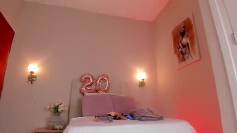 Hi I am Dani online show from February 11, 5:50 pm