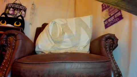 Snapshot of danidollxxx chatting on October 9, 3:56 am danidollxxx online show from October 9, 3:56 am