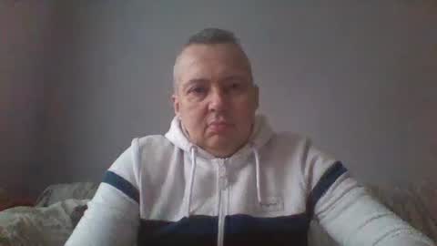 Snapshot of daniel0028 chatting on December 7, 11:23 am dan online show from December 7, 11:23 am