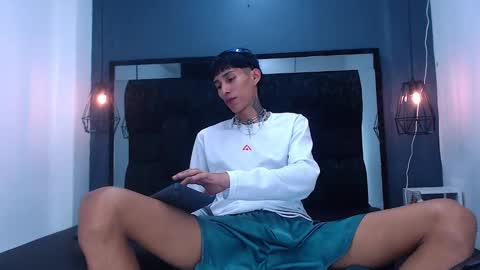 Snapshot of daniel_delux_ chatting on October 8, 11:49 am Daniel Delux  online show from October 8, 11:49 am