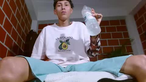daniel_deluxx online show from June 16, 3:21 am