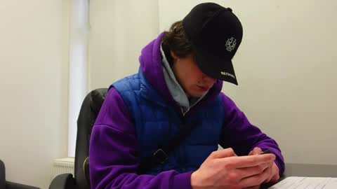 DANIEL SHAWN online show from April 4, 9:05 am