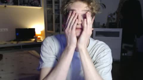 Daniel online show from April 3, 6:48 pm