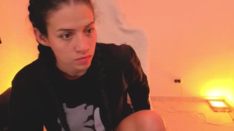 daniela_rivasthl online show from March 23, 8:30 am