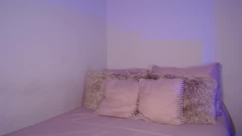 Lucia online show from February 18, 5:09 pm