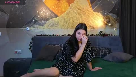 Hi my name is Daniela Im new here but I really like to chat online show from November 11, 3:47 pm