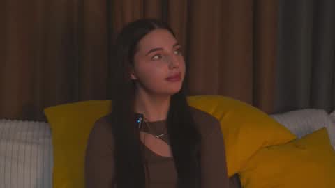 Hi my name is Daniela Im new here but I really like to chat online show from November 5, 6:10 pm