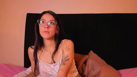 danielamonroe online show from December 22, 9:54 pm