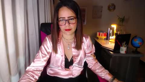 Angie online show from March 29, 5:03 pm