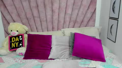 DaniiBelluci  online show from March 25, 3:46 am