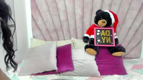 DaniiBelluci  online show from December 4, 4:45 am