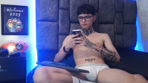 Snapshot of dann_brown chatting on January 18, 7:26 pm Dann Brown online show from January 18, 7:26 pm