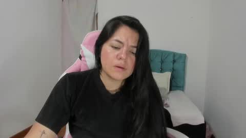 danna online show from February 3, 7:52 pm