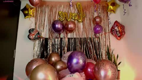 Danna Wells online show from December 13, 10:05 pm