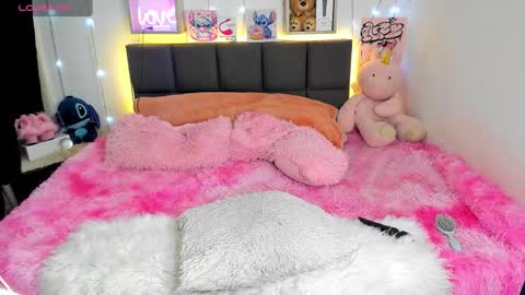 dannia_13 online show from November 12, 12:02 am