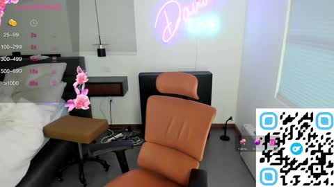 DANNI DANIELS online show from December 22, 10:25 pm