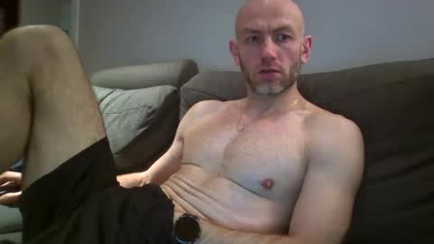 Snapshot of danny81boy chatting on February 17, 9:10 pm danny81boy online show from February 17, 9:10 pm