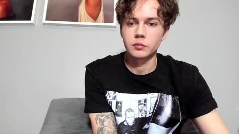 Snapshot of danny_love01 chatting on December 9, 4:15 pm danny online show from December 9, 4:15 pm
