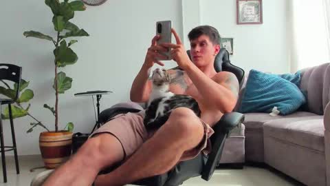 Dante online show from December 18, 6:47 pm