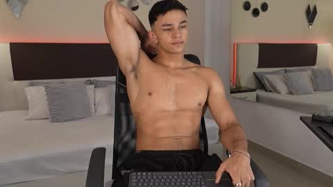 Dante online show from November 10, 8:33 pm