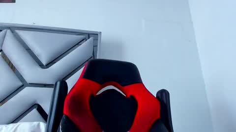 Dante online show from November 13, 5:15 pm