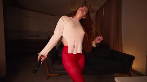 Snapshot of danyandannarearden chatting on September 19, 3:54 am Dany and Anna online show from September 19, 3:54 am